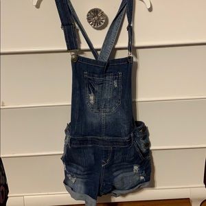 Overall shorts